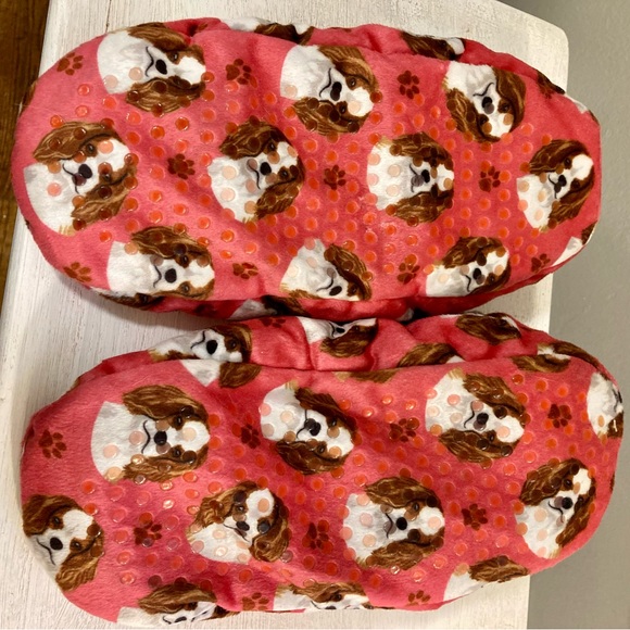 Comfies Slippers fit sizes 5-11 NEW; Cavalier King Charles spaniel - Picture 4 of 7